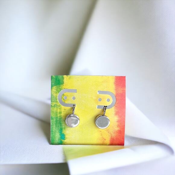 Vintage Monet Silver-Tone Circle Disc Clip-On Earrings 1980s Minimalist Jewelry - Picture 1 of 7